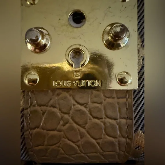 Louis Vuitton bag in Beige and Gold - Picture 3 of 6